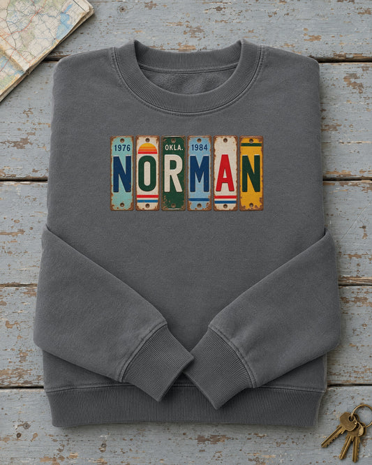 Norman, Oklahoma vintage license plate sweatshirt in Pepper