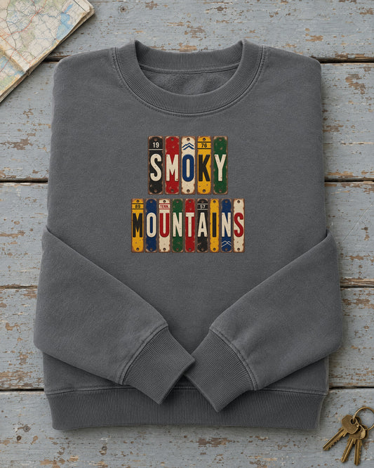 Smoky Mountains, Tennessee vintage license plate sweatshirt in Pepper