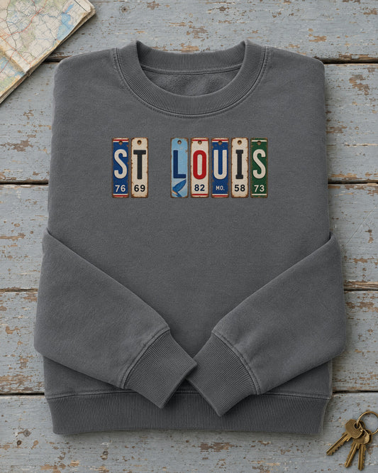 St. Louis, Missouri vintage license plate sweatshirt in Pepper