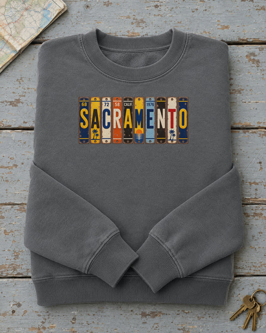 Sacramento, California vintage license plate sweatshirt in Pepper
