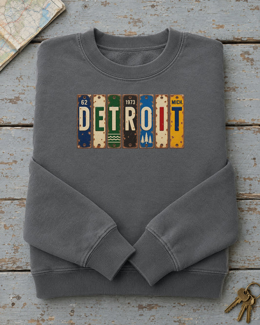 Detroit, Michigan vintage license plate sweatshirt in Pepper