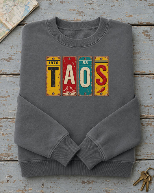 Taos, New Mexico vintage license plate sweatshirt in Pepper