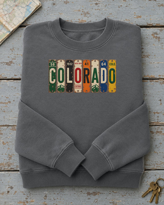 Colorado vintage license plate sweatshirt in Pepper