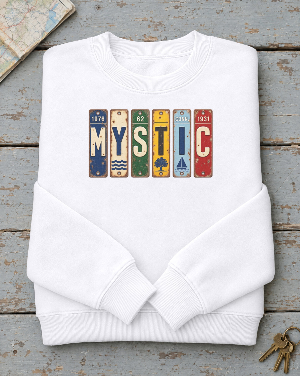 Mystic, Connecticut vintage license plate sweatshirt in White