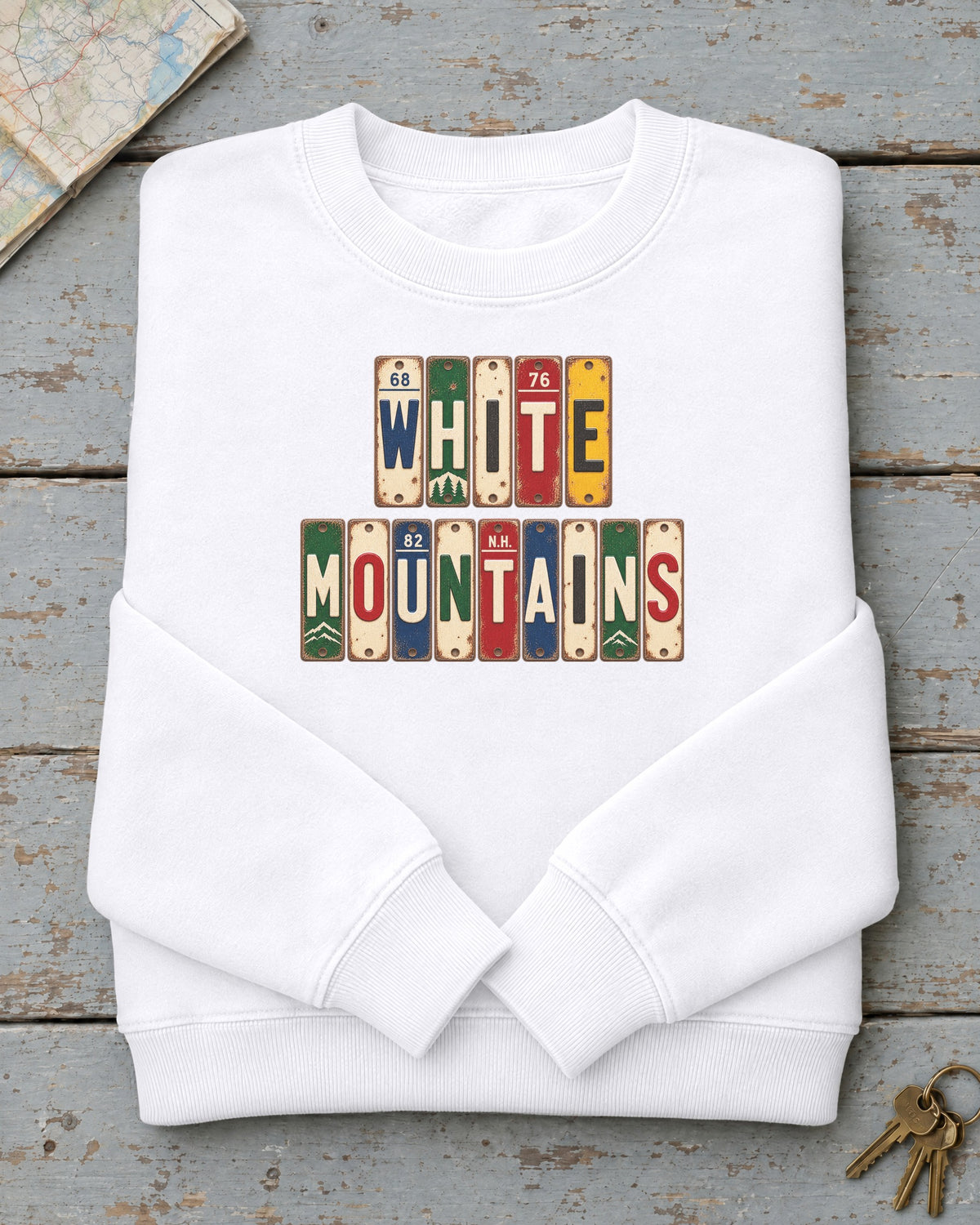White Mountains, New Hampshire vintage license plate sweatshirt in White