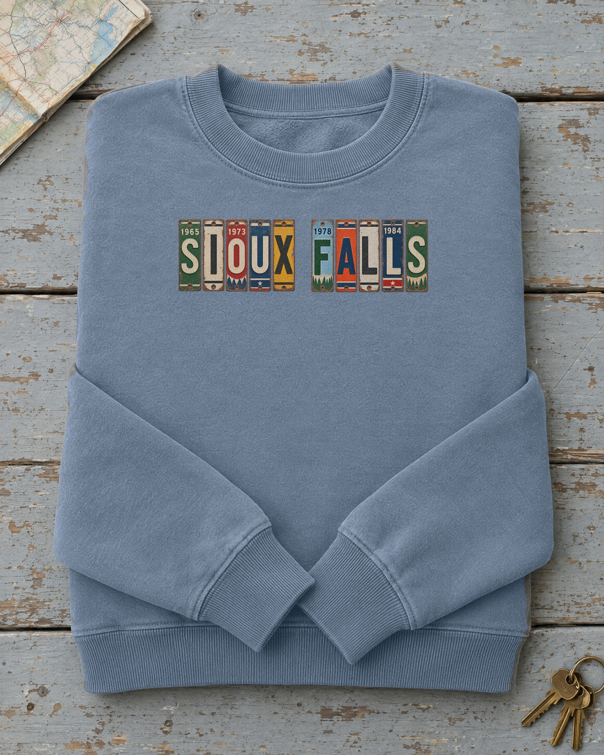 Sioux Falls, South Dakota vintage license plate sweatshirt in Blue Jean