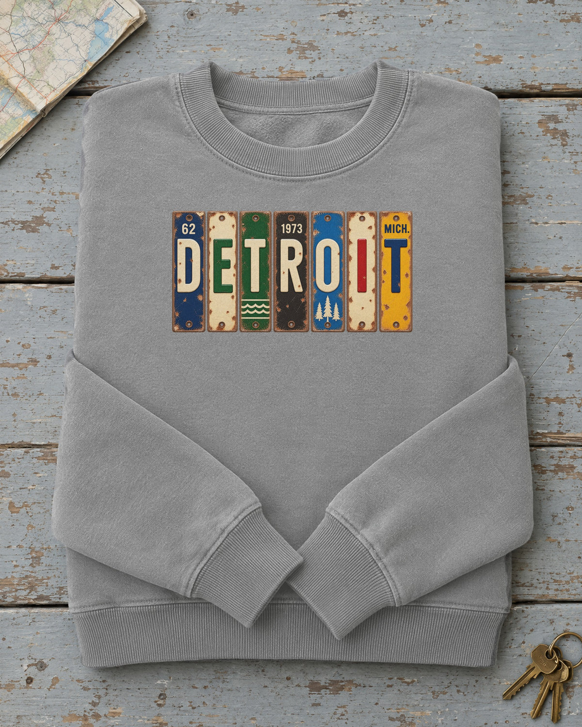 Detroit, Michigan vintage license plate sweatshirt in Grey