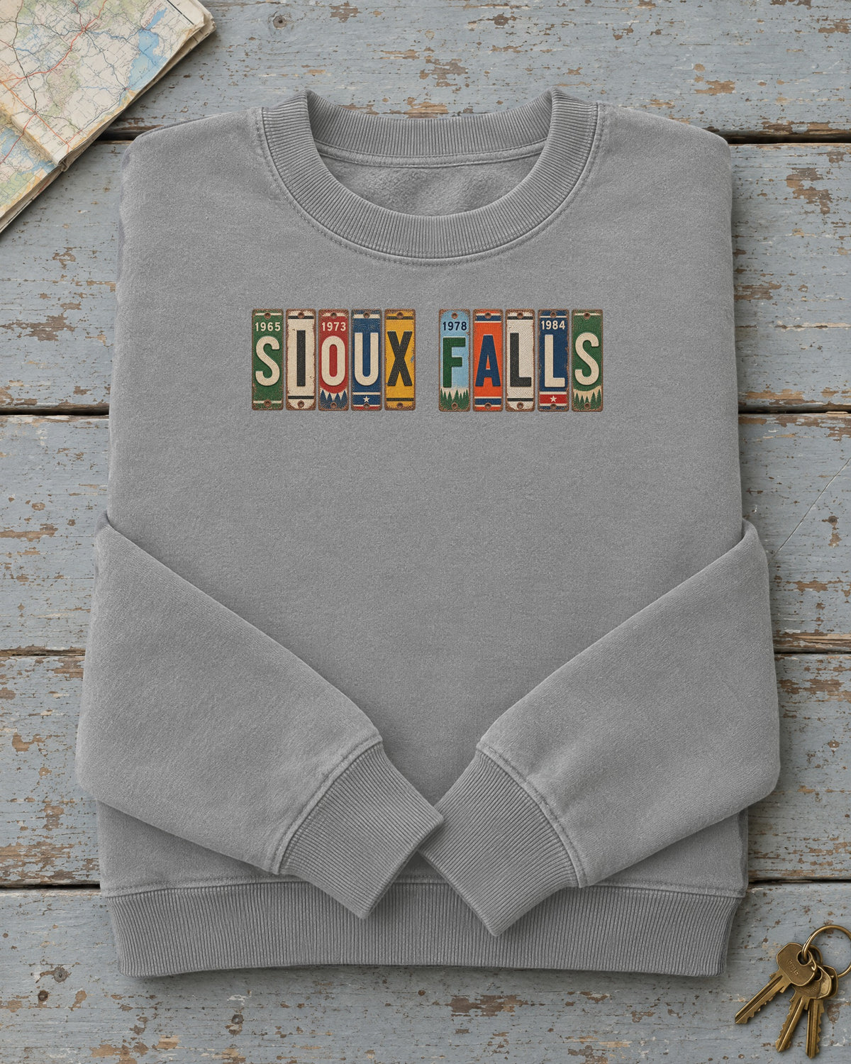 Sioux Falls, South Dakota vintage license plate sweatshirt in Grey
