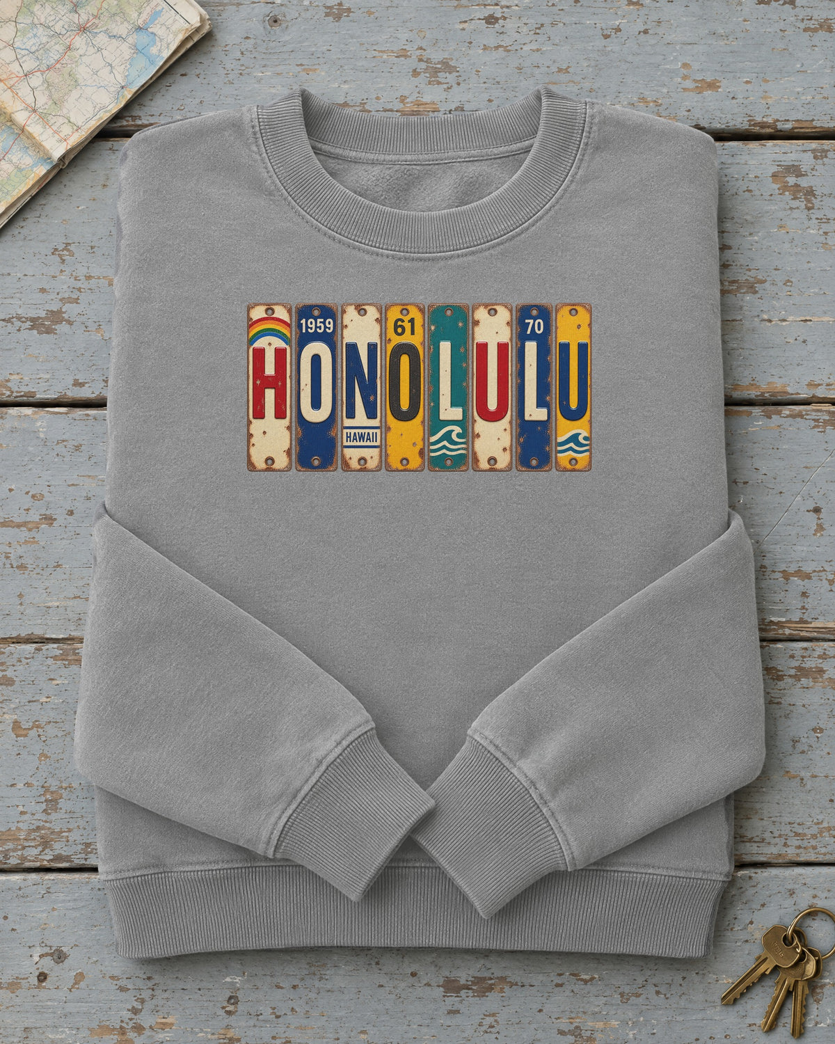 Honolulu, Hawaii vintage license plate sweatshirt in Grey