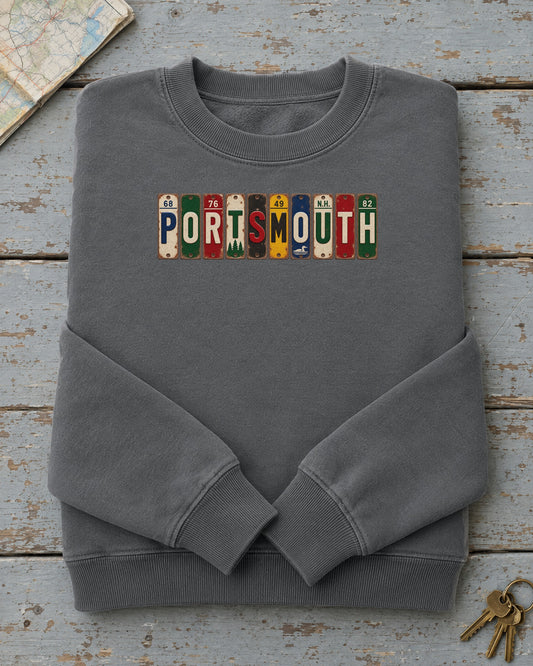Portsmouth, New Hampshire vintage license plate sweatshirt in Pepper