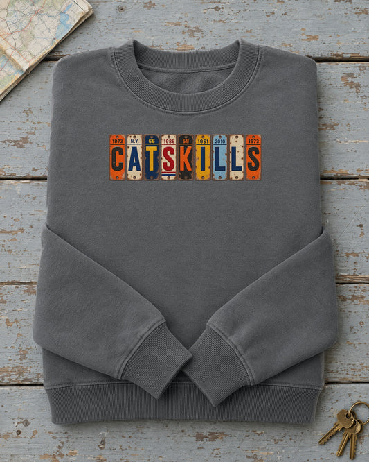 Catskills, New York vintage license plate sweatshirt in Pepper