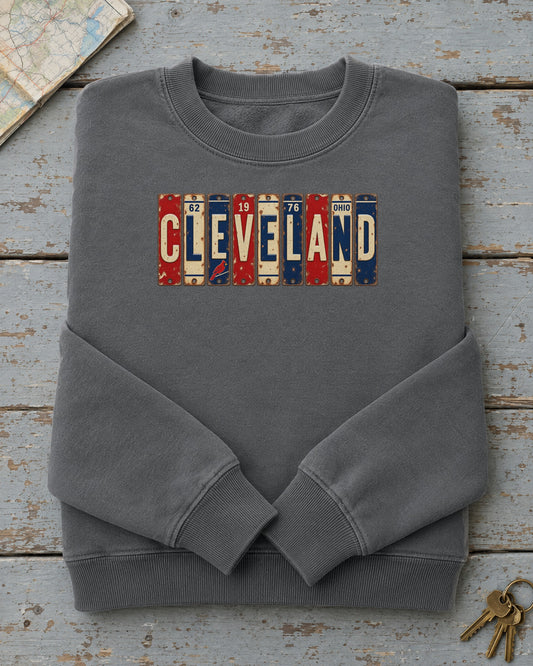 Cleveland, Ohio vintage license plate sweatshirt in Pepper