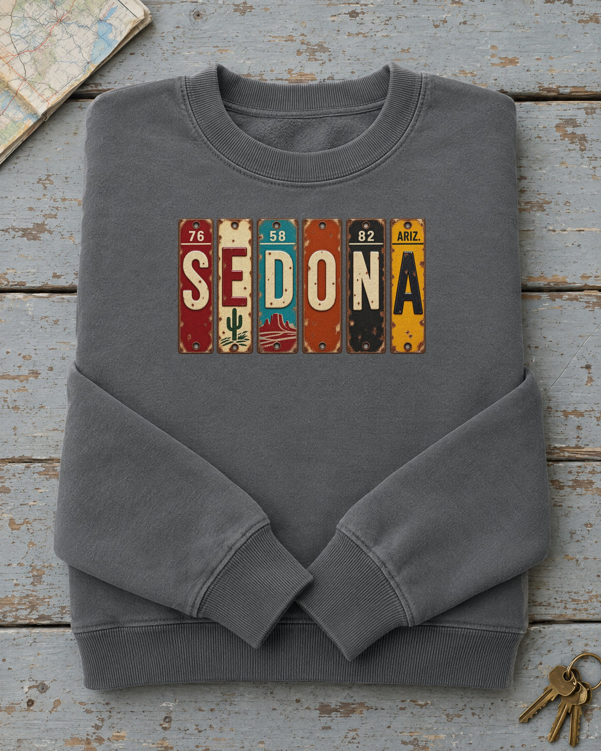 Sedona, Arizona vintage license plate sweatshirt in Pepper