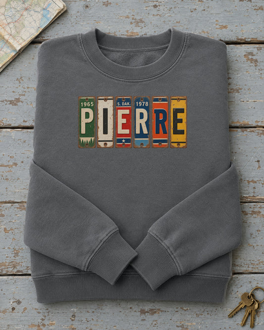 Pierre, South Dakota vintage license plate sweatshirt in Pepper