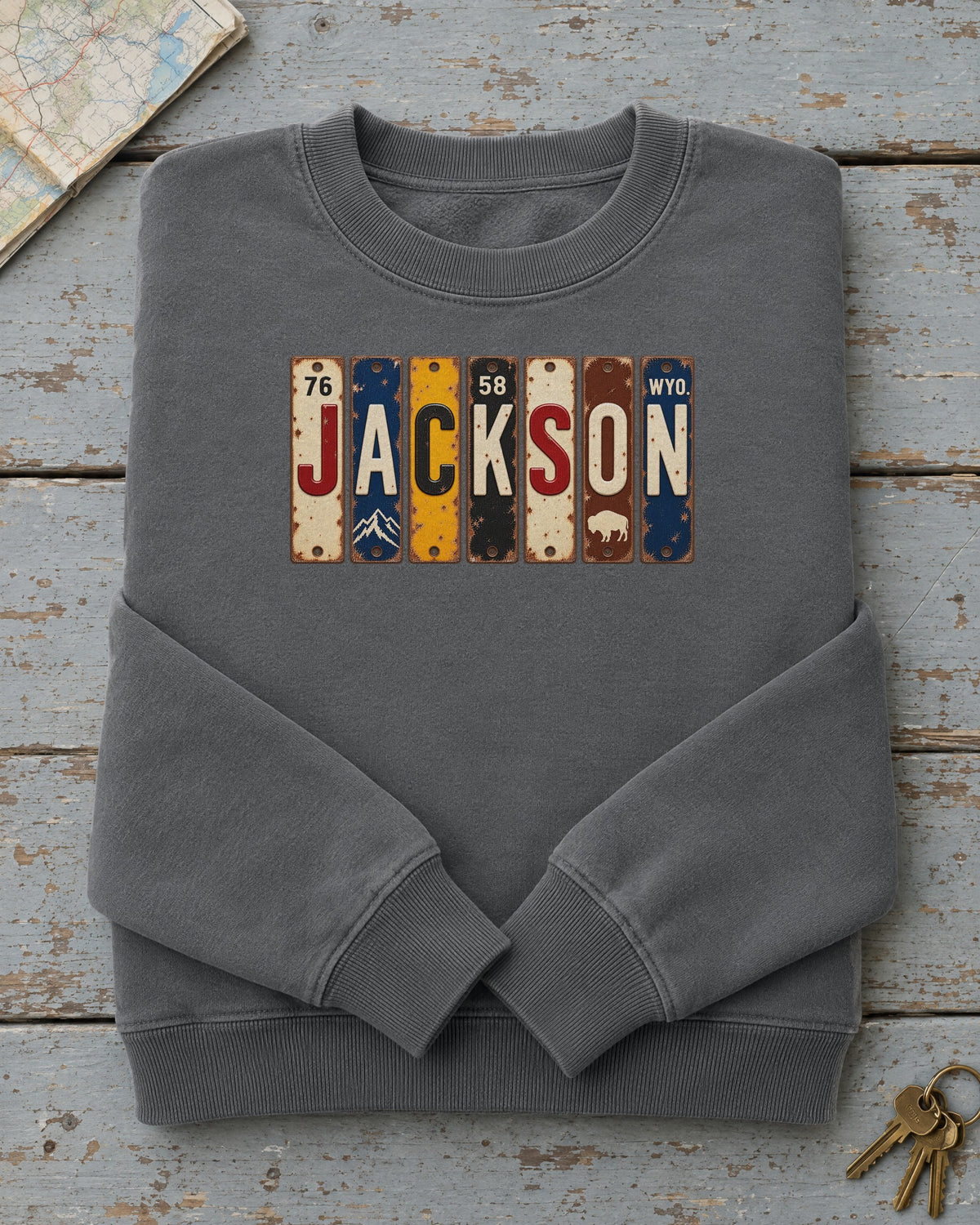 Jackson, Wyoming vintage license plate sweatshirt in Pepper