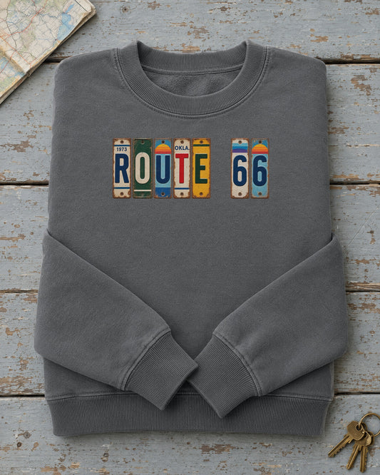 Route 66, Oklahoma vintage license plate sweatshirt in Pepper
