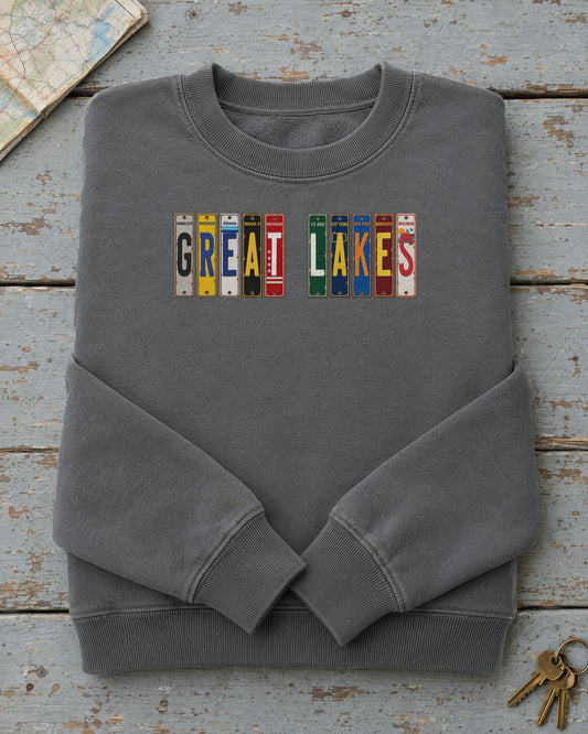 Great Lakes vintage license plate sweatshirt in Pepper