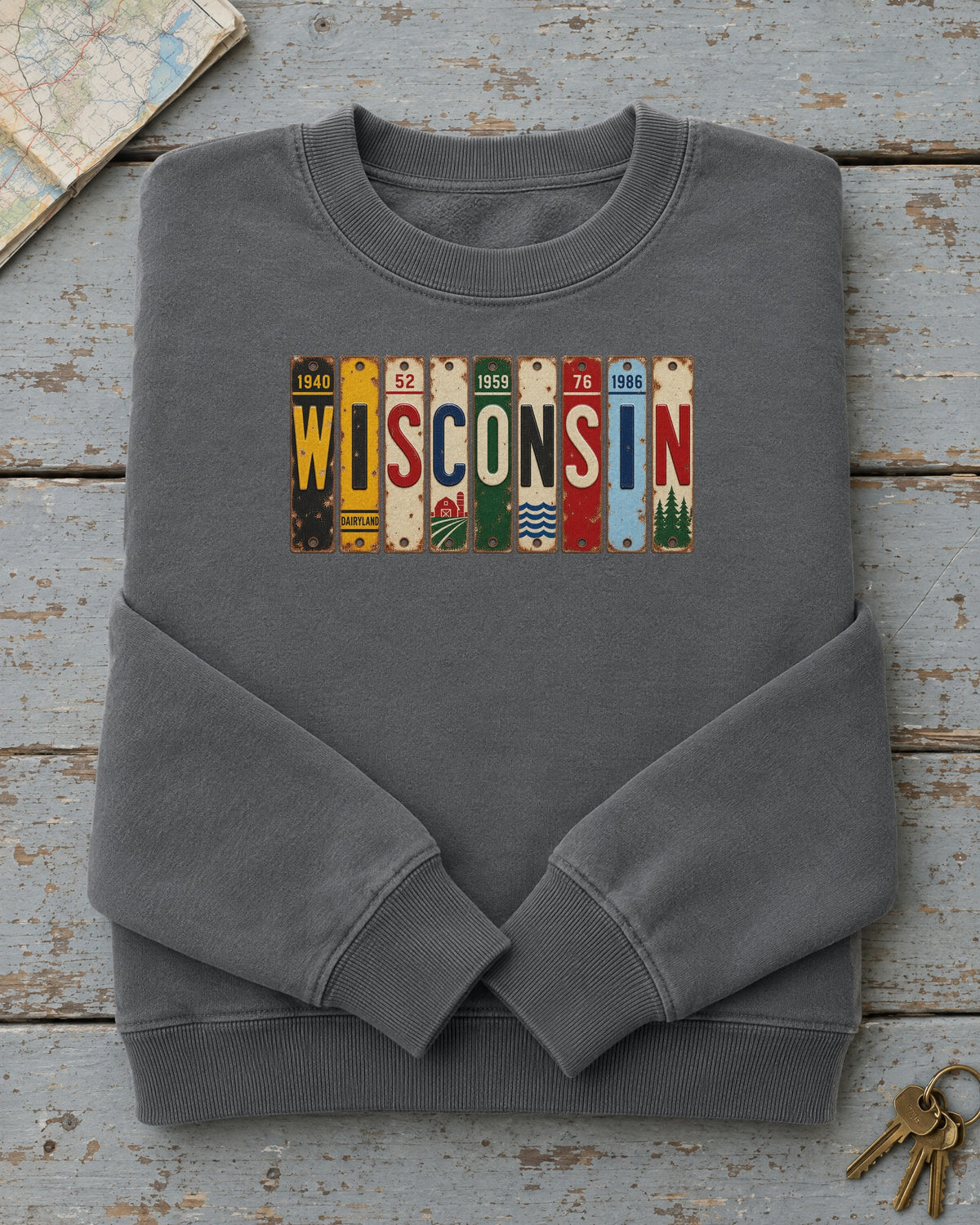 Wisconsin vintage license plate sweatshirt in Pepper