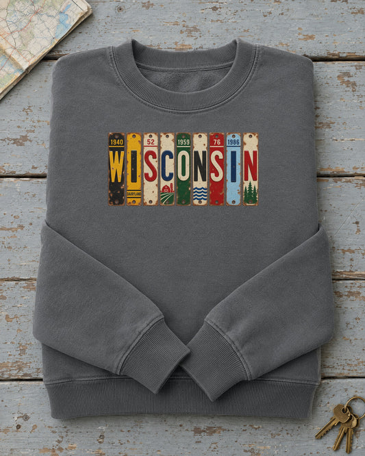 Wisconsin vintage license plate sweatshirt in Pepper