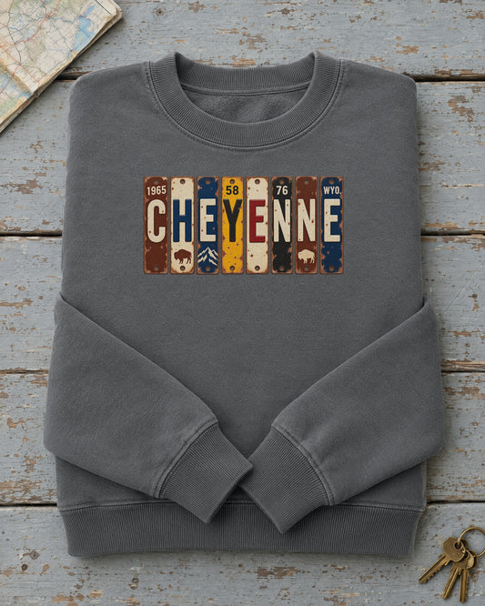 Cheyenne, Wyoming vintage license plate sweatshirt in Pepper