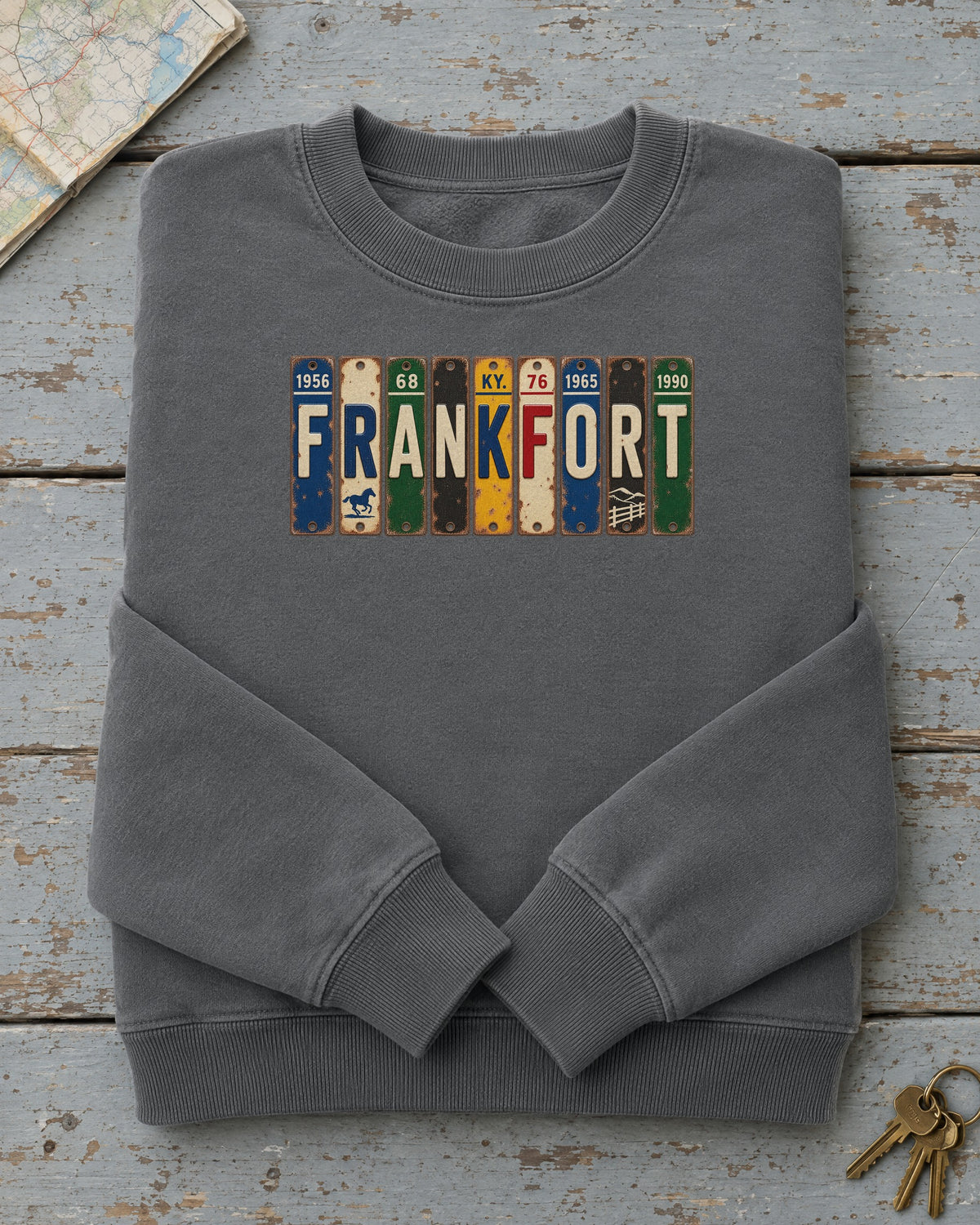 Frankfort, Kentucky vintage license plate sweatshirt in Pepper