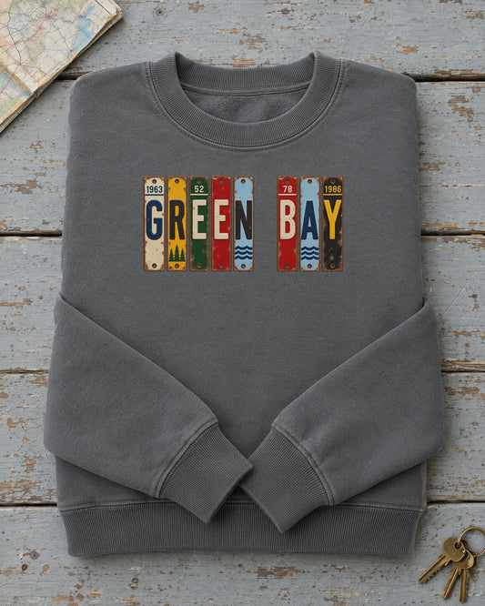 Green Bay, Wisconsin vintage license plate sweatshirt in Pepper