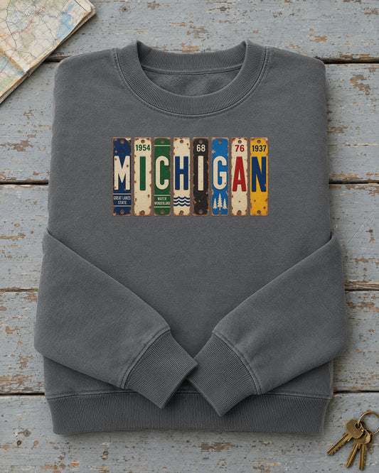 Michigan vintage license plate sweatshirt in Pepper