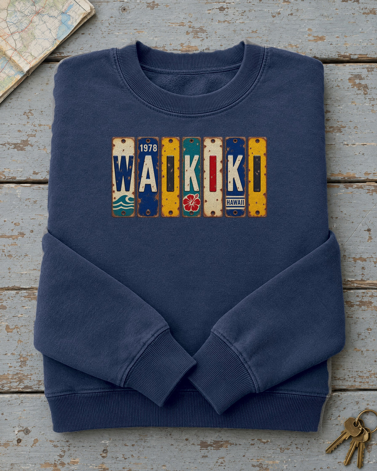 Waikiki, Hawaii vintage license plate sweatshirt in True Navy