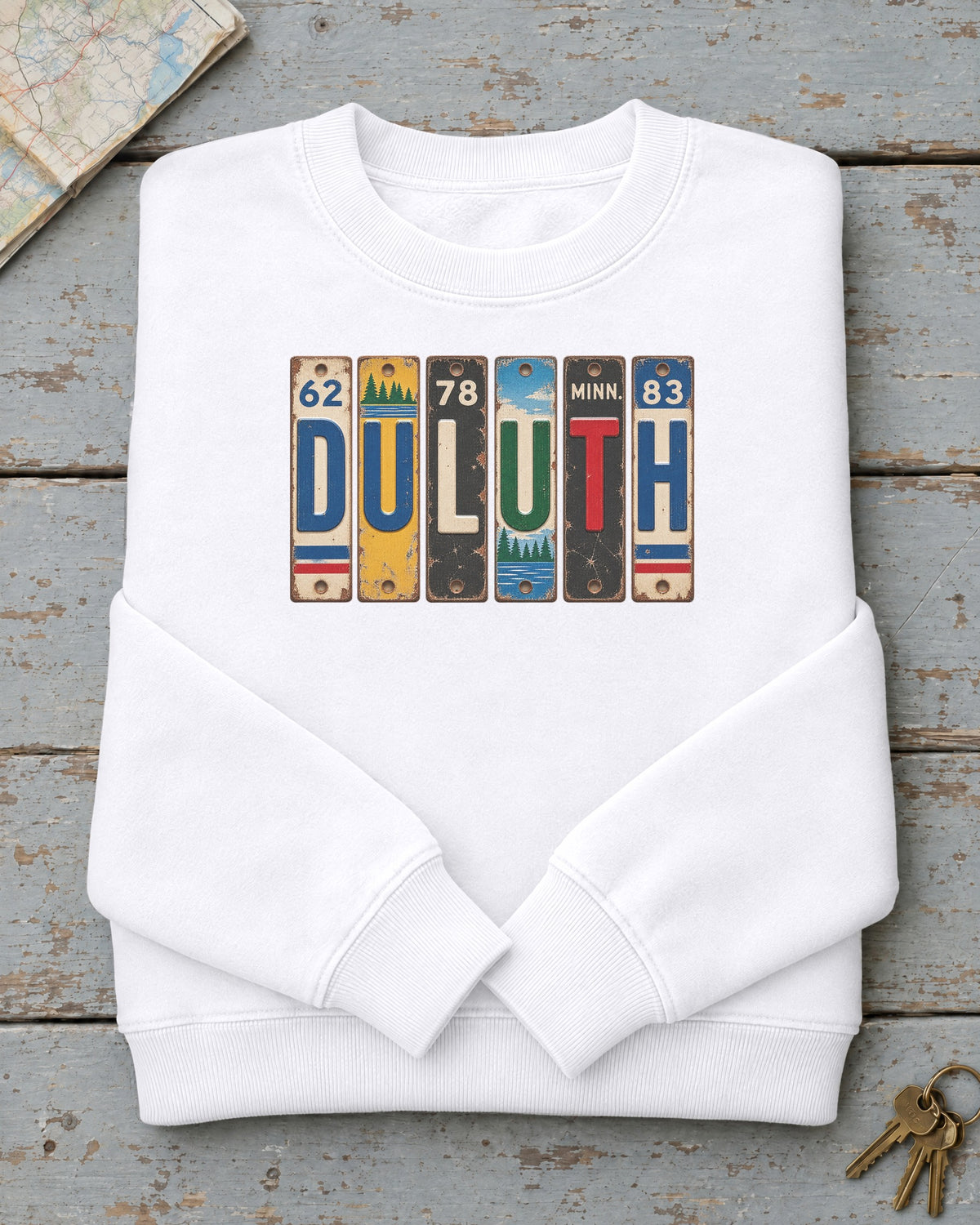 Duluth, Minnesota vintage license plate sweatshirt in White