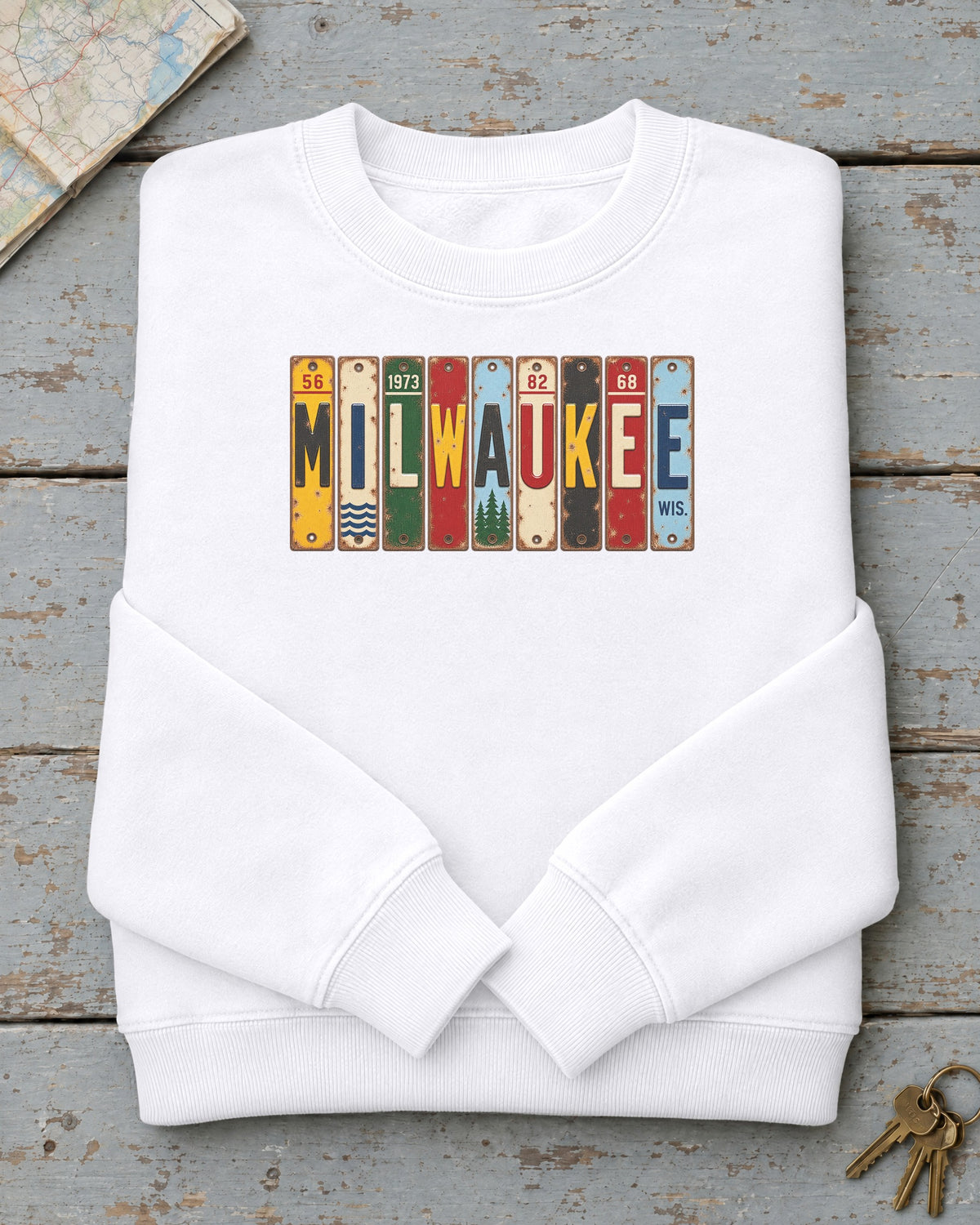 Milwaukee, Wisconsin vintage license plate sweatshirt in White