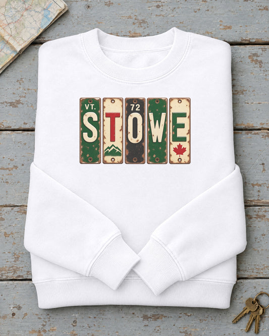 Stowe, Vermont vintage license plate sweatshirt in White