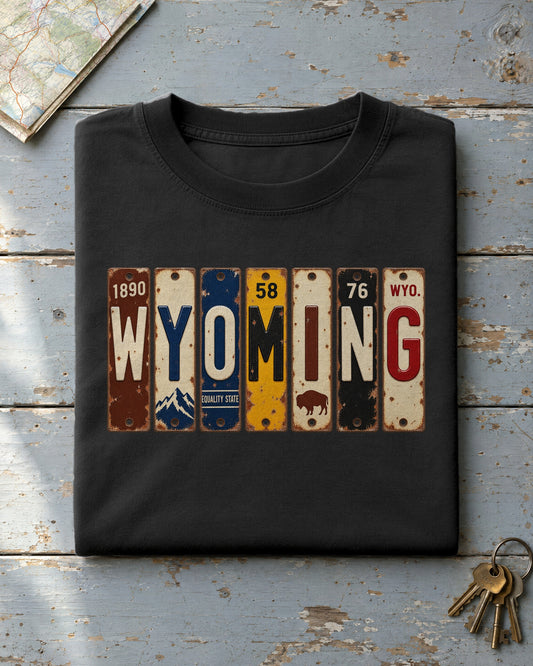 Wyoming vintage license plate t-shirt in Black