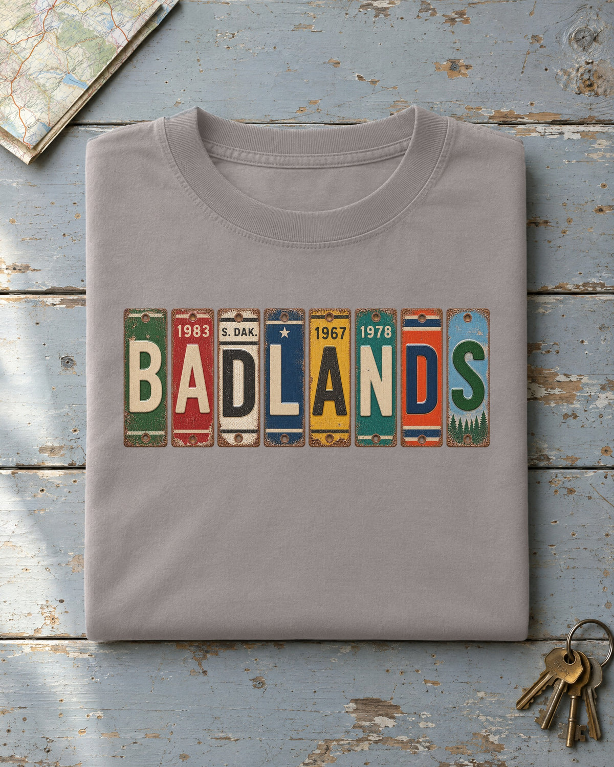 Badlands, South Dakota vintage license plate t-shirt in Grey