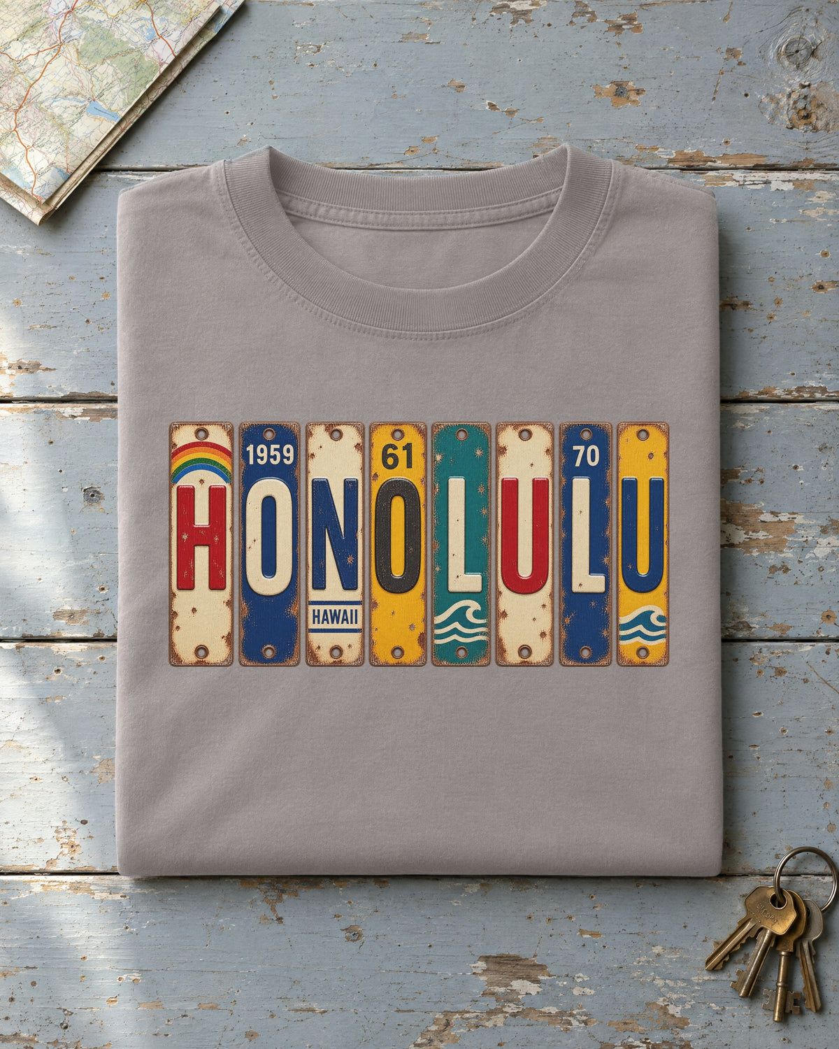 Honolulu, Hawaii vintage license plate t-shirt in Grey