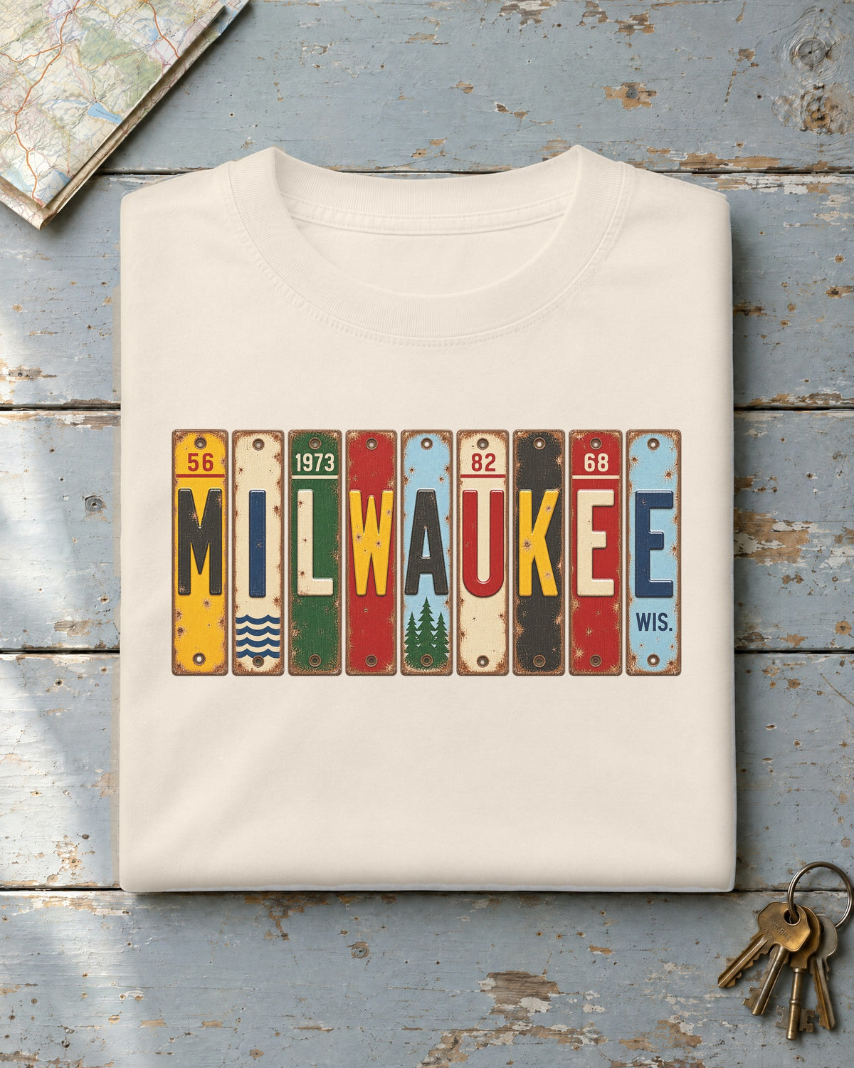 Milwaukee, Wisconsin vintage license plate t-shirt in Ivory