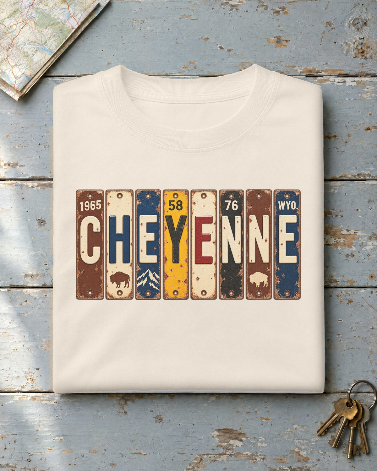 Cheyenne, Wyoming vintage license plate t-shirt in Ivory