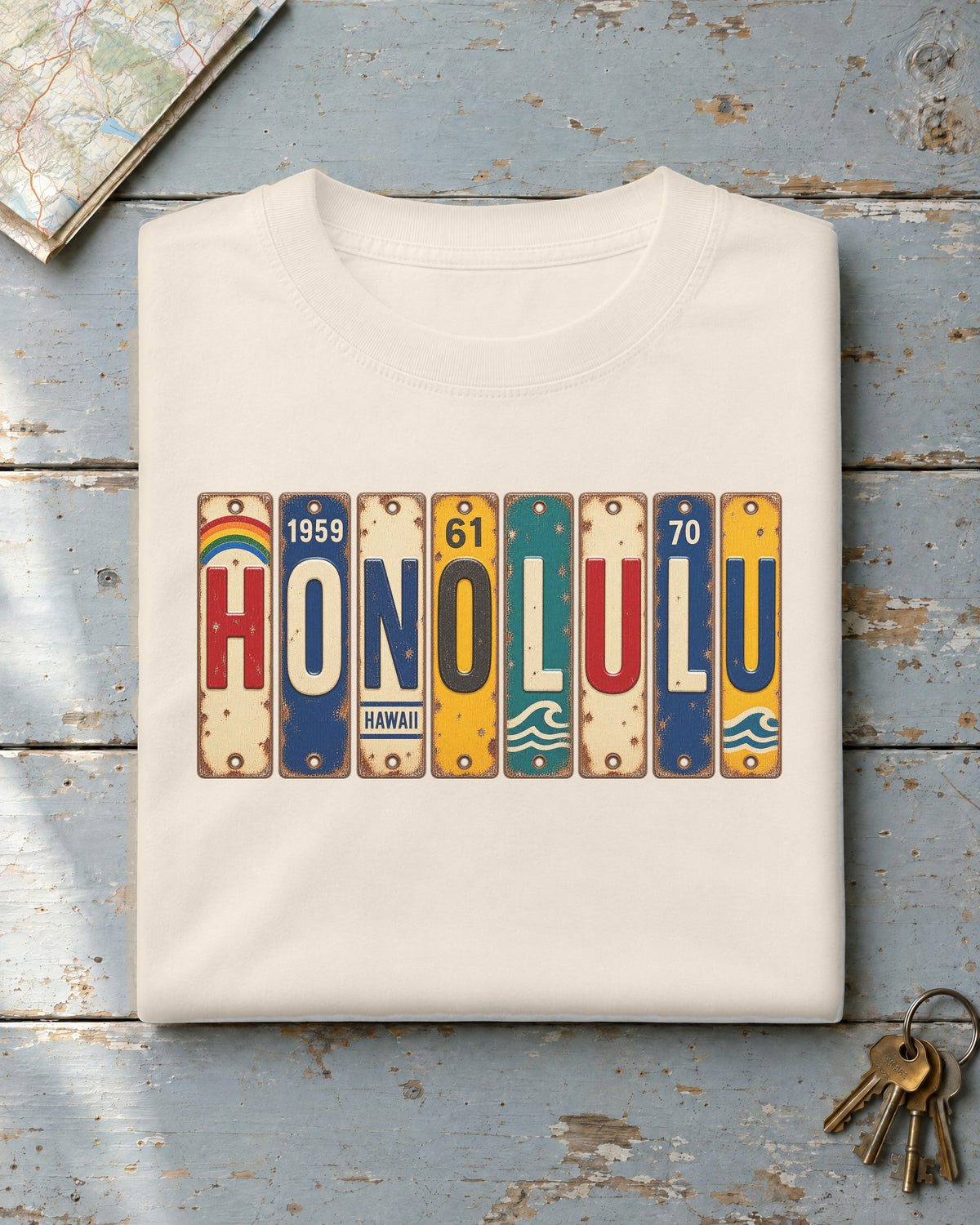 Honolulu, Hawaii vintage license plate t-shirt in Ivory