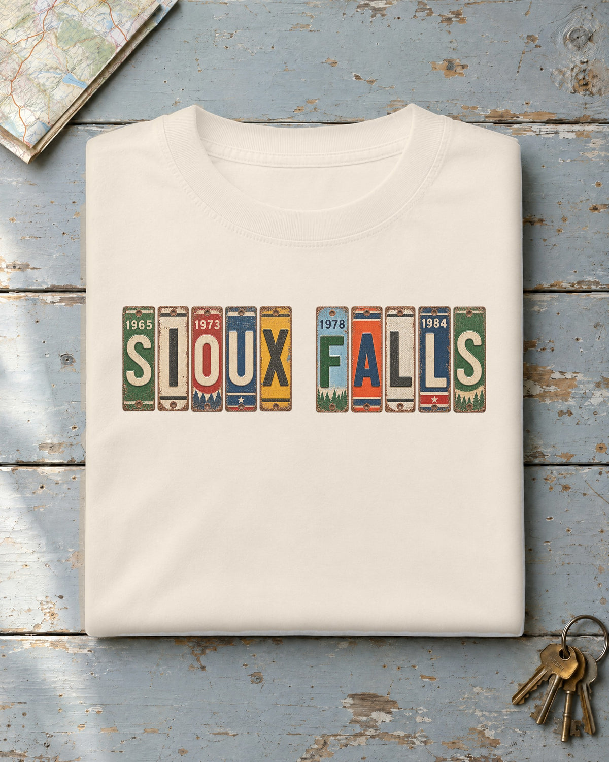 Sioux Falls, South Dakota vintage license plate t-shirt in Ivory