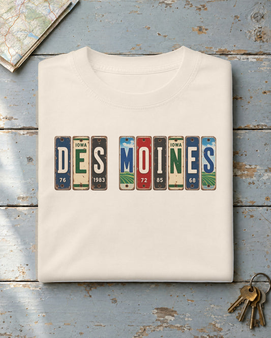 Des Moines, Iowa vintage license plate t-shirt in Ivory
