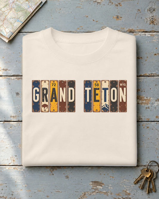 Grand Teton, Wyoming vintage license plate t-shirt in Ivory