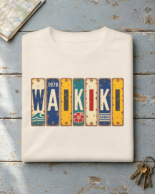 Waikiki, Hawaii vintage license plate t-shirt in Ivory