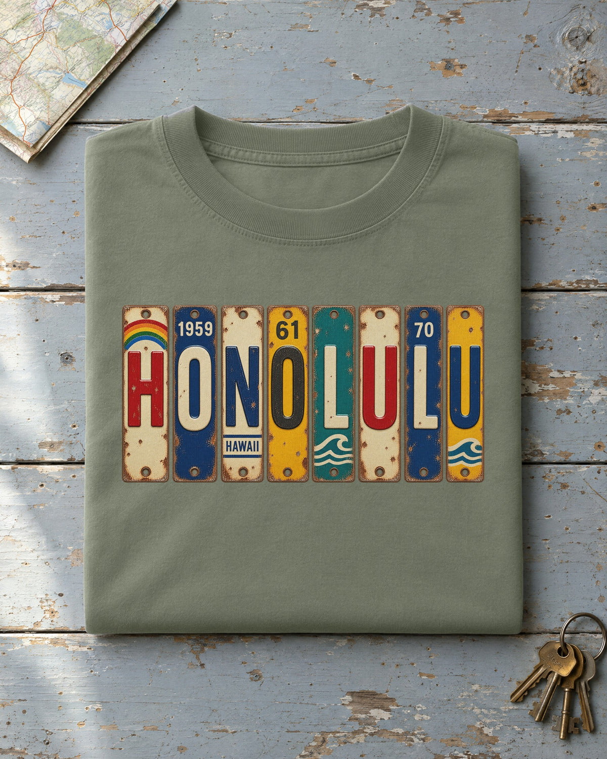 Honolulu, Hawaii vintage license plate t-shirt in Moss