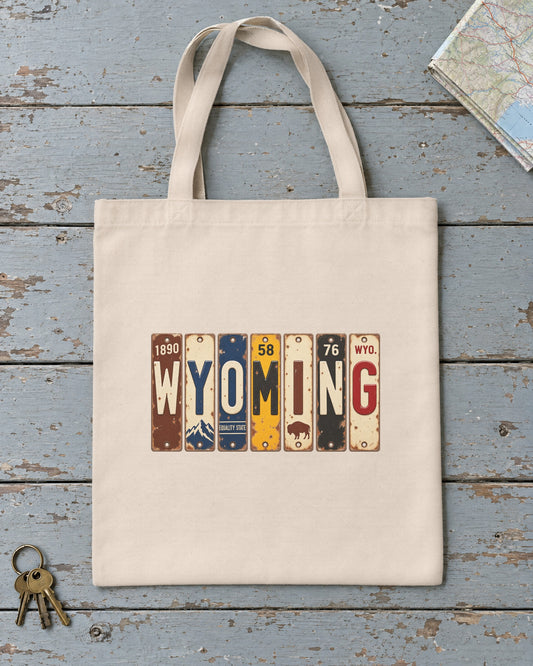Wyoming vintage license plate tote bag in Natural